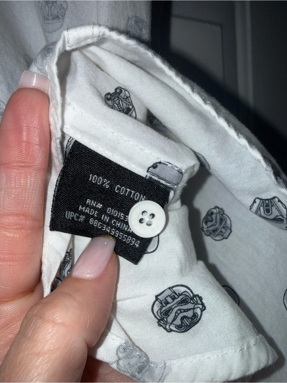 Star Wars Stormtrooper Helmet Print Short Sleeve Button-Down Shirt Men’s XL